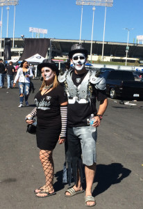 Raidersfans_skeletons